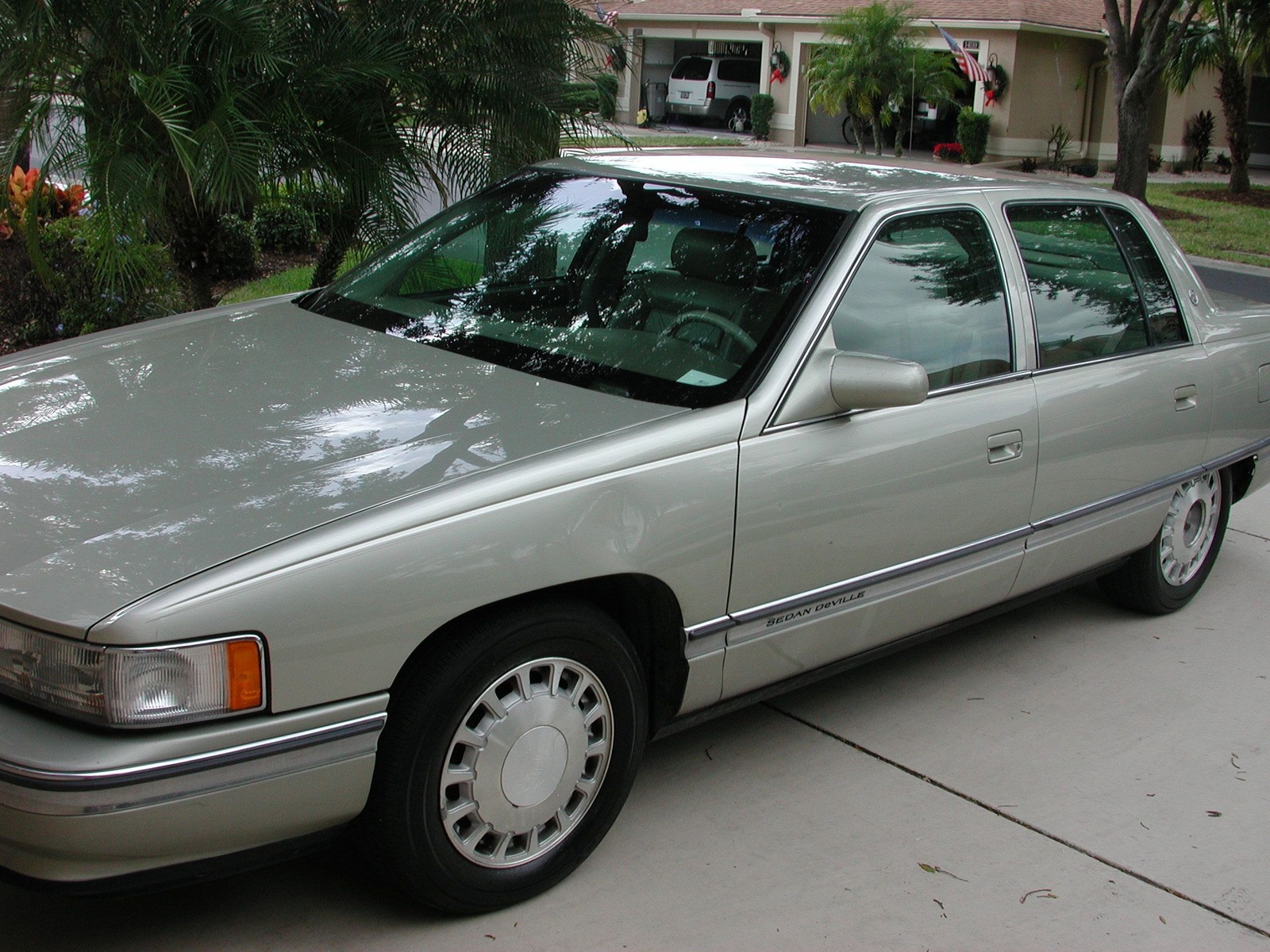 Cadillac DeVille 1996 #2
