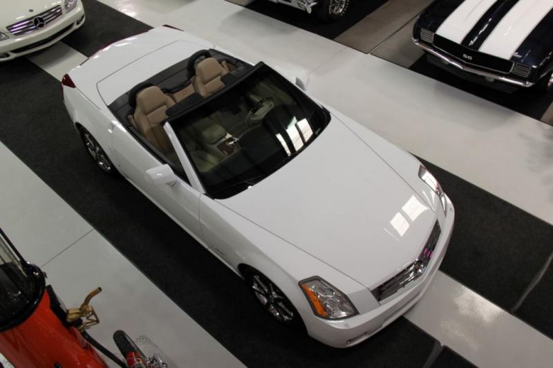Cadillac XLR-V Alpine White Edition #14