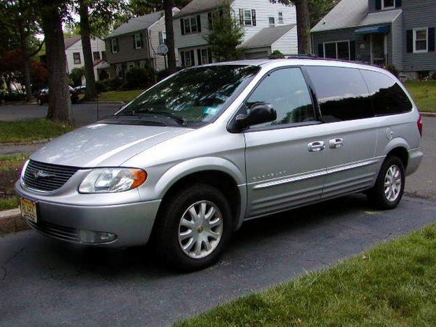 Chrysler Town and Country 2001 #2