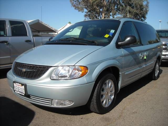 Chrysler Town and Country 2001 #6