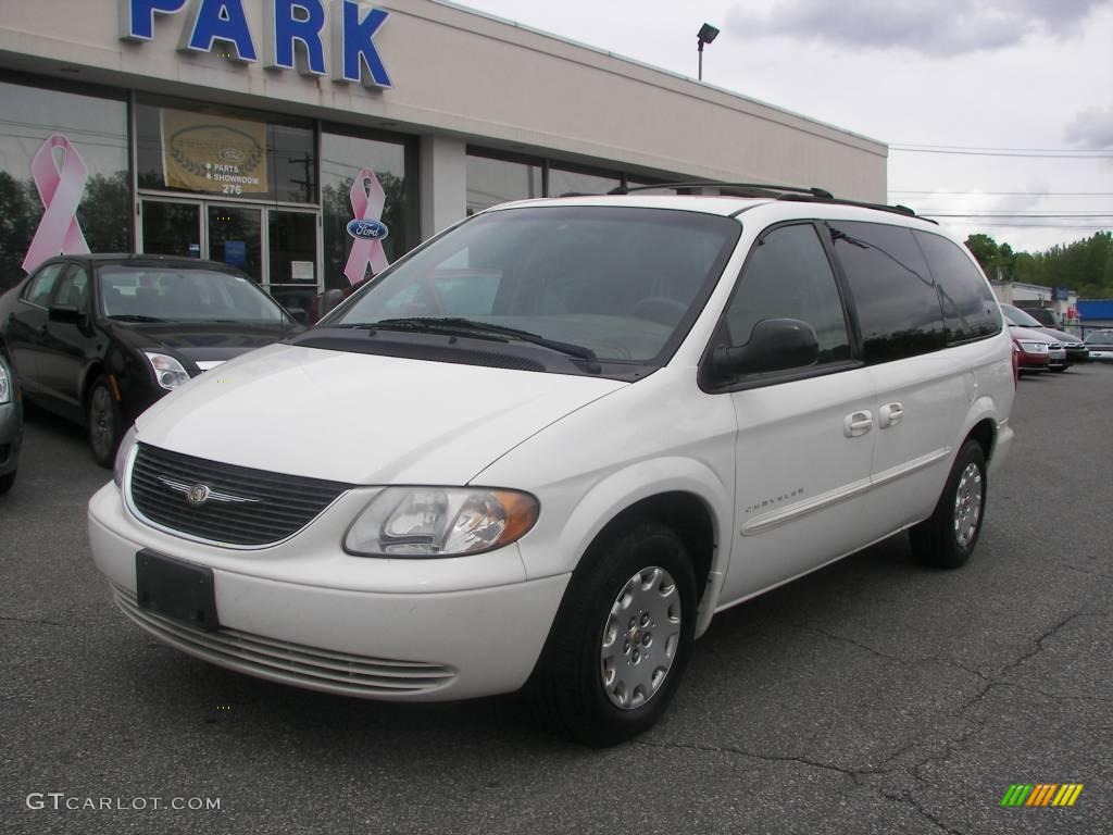 Chrysler Town and Country 2001 #7