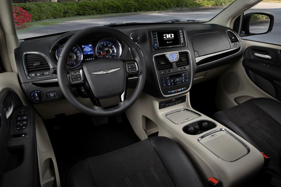 Chrysler Town and Country 2014 #5