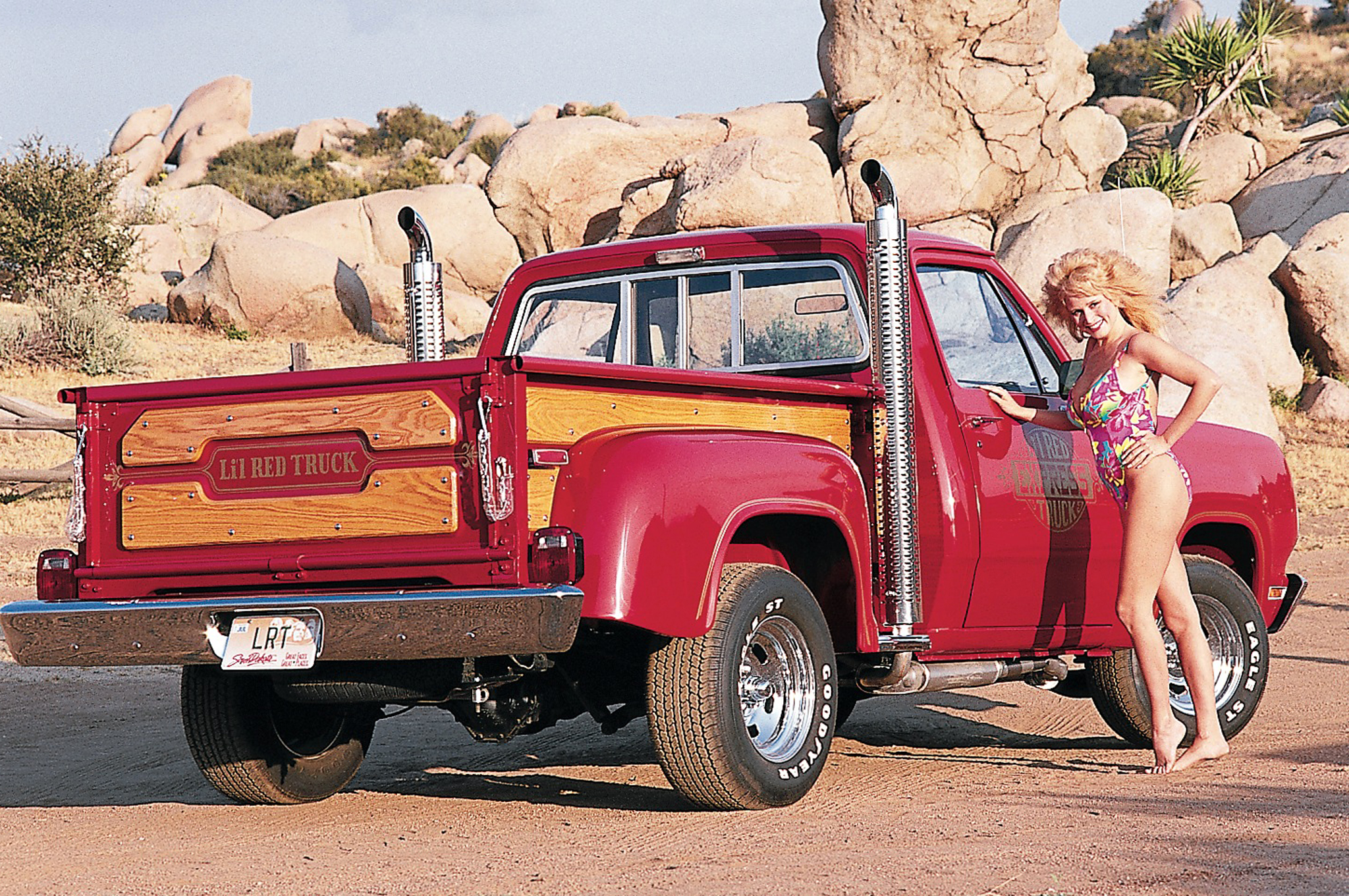 Пикап в деревне. Dodge Lil Red Express Truck 1978. Dodge li’l Red Express Truck. Dodge пикап 1978. Додж рам 1970.