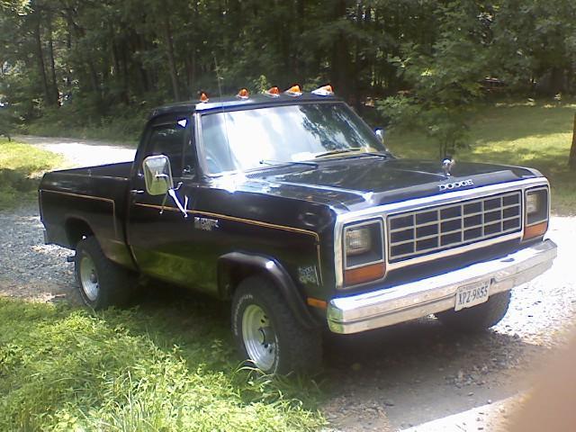 Dodge Pickup 1985 #1