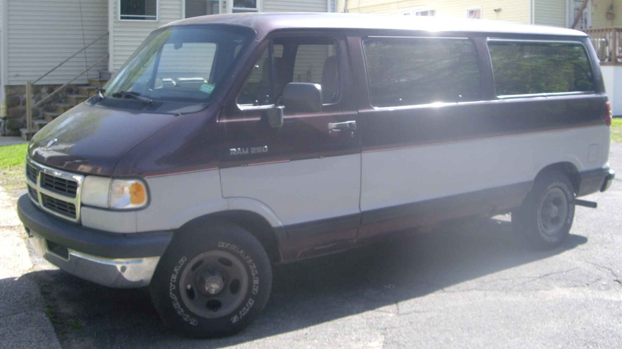 1994 Dodge Ram Van - Information and photos - MOMENTcar