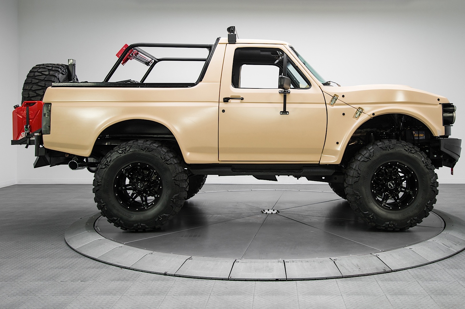 Ford Bronco #18