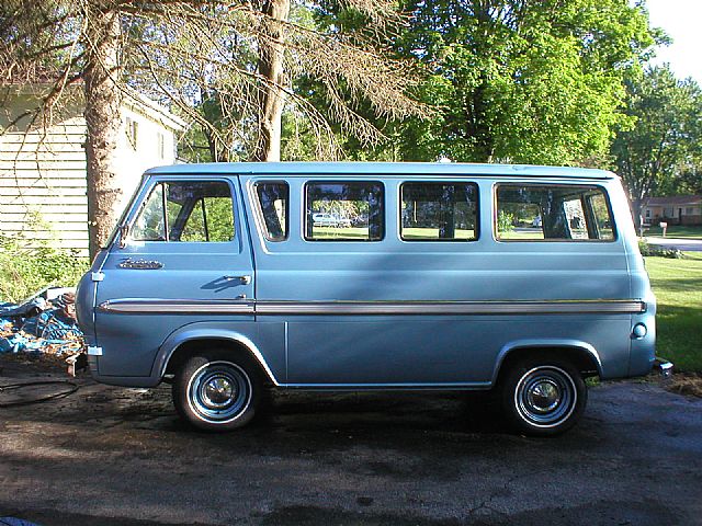 Ford Club Wagon 1964 #1