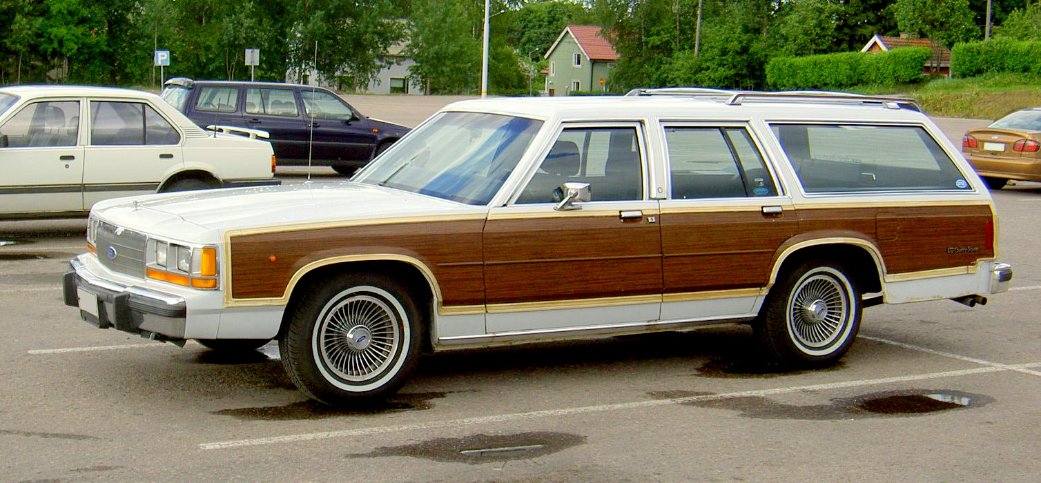 Ford Country Squire #13