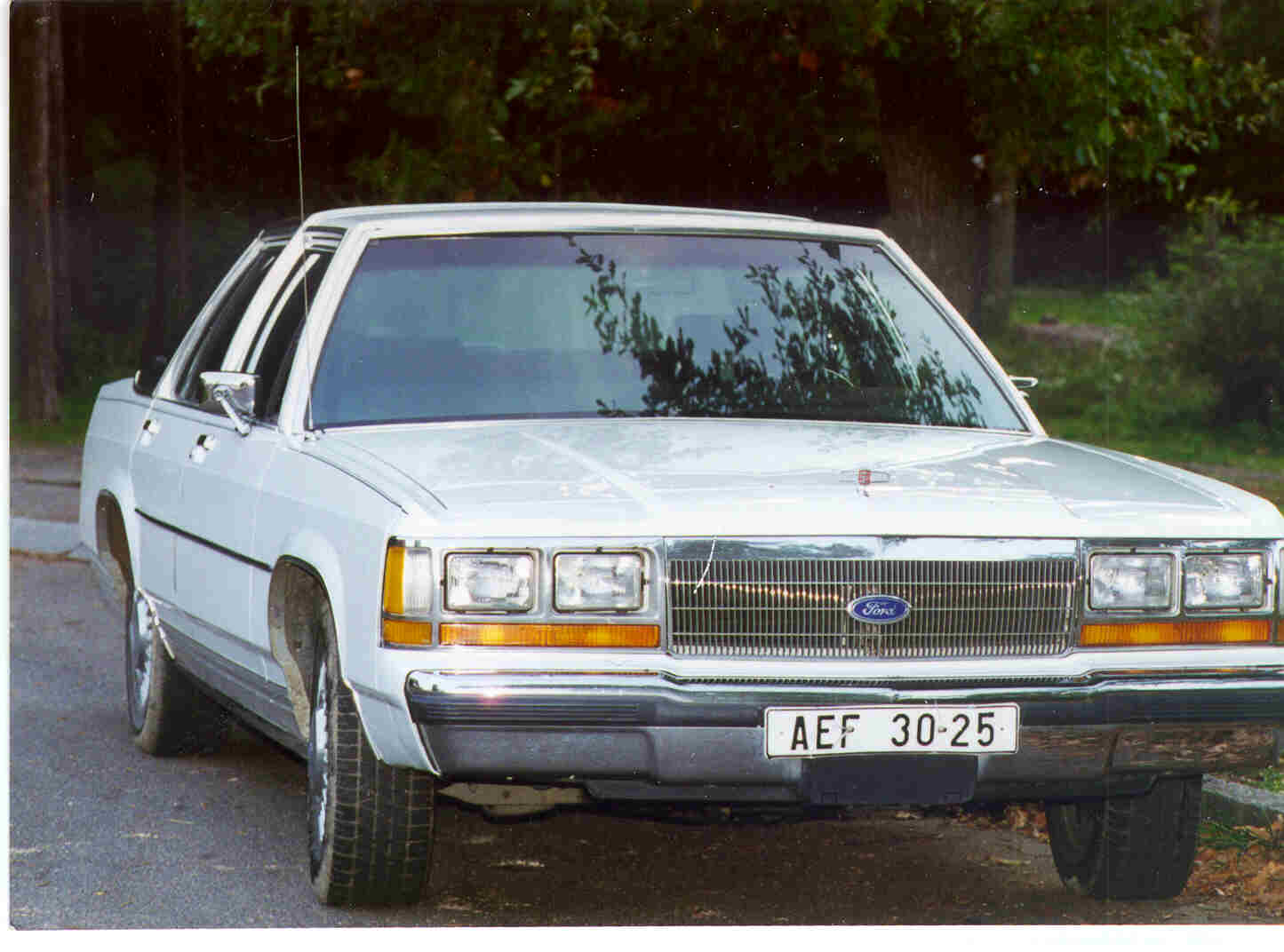 Ford Crown Victoria 1988 #5