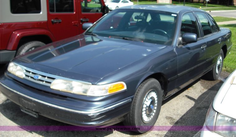 Ford Crown Victoria 1996 #12