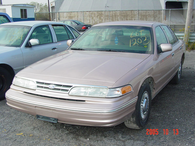 Ford Crown Victoria 1996 #13