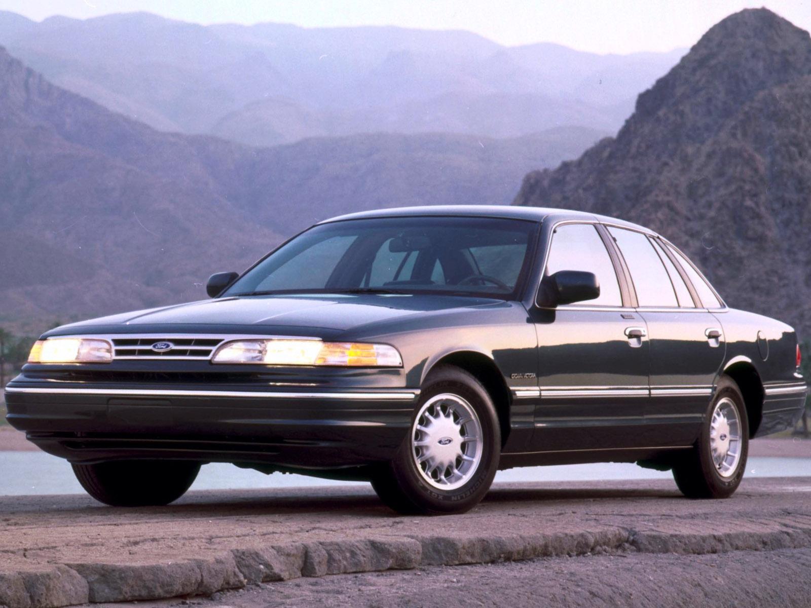 Ford Crown Victoria 1997 #3
