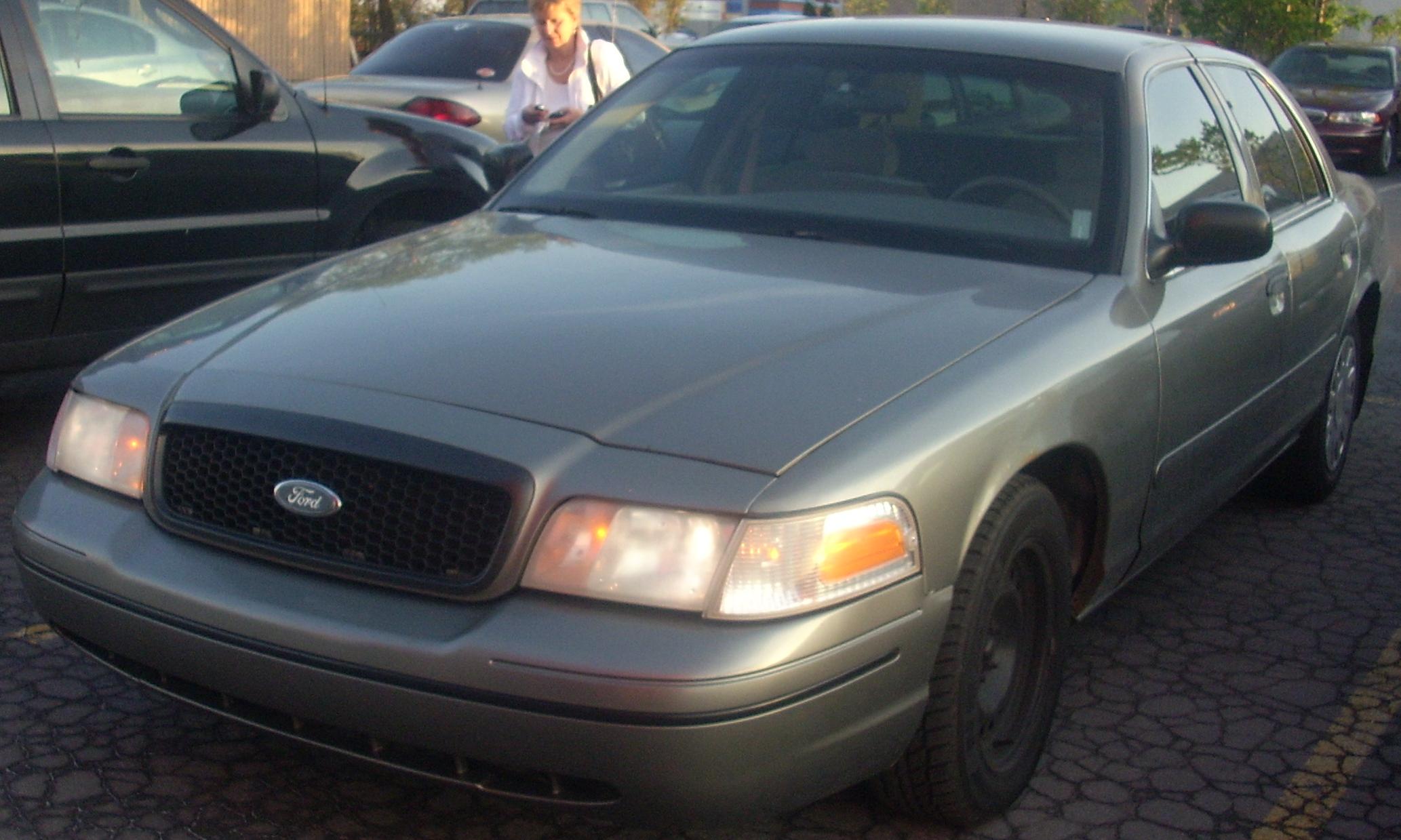 Ford Crown Victoria 2009 #4