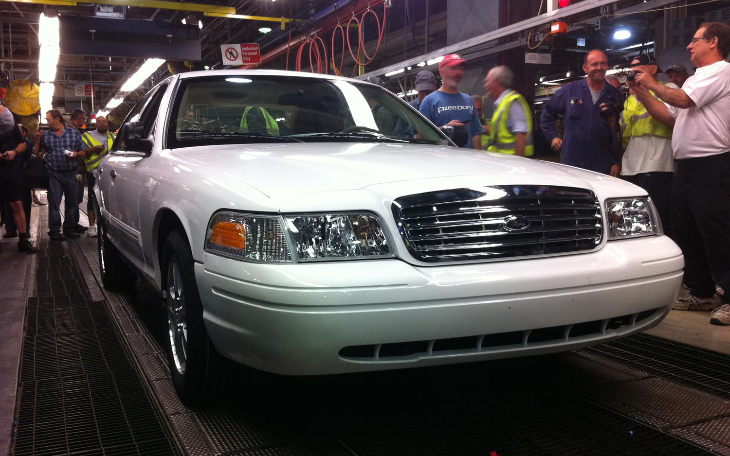 Ford Crown Victoria 2011 #4