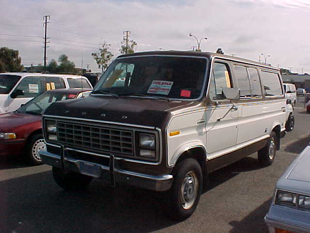 Ford E100 1982 #3