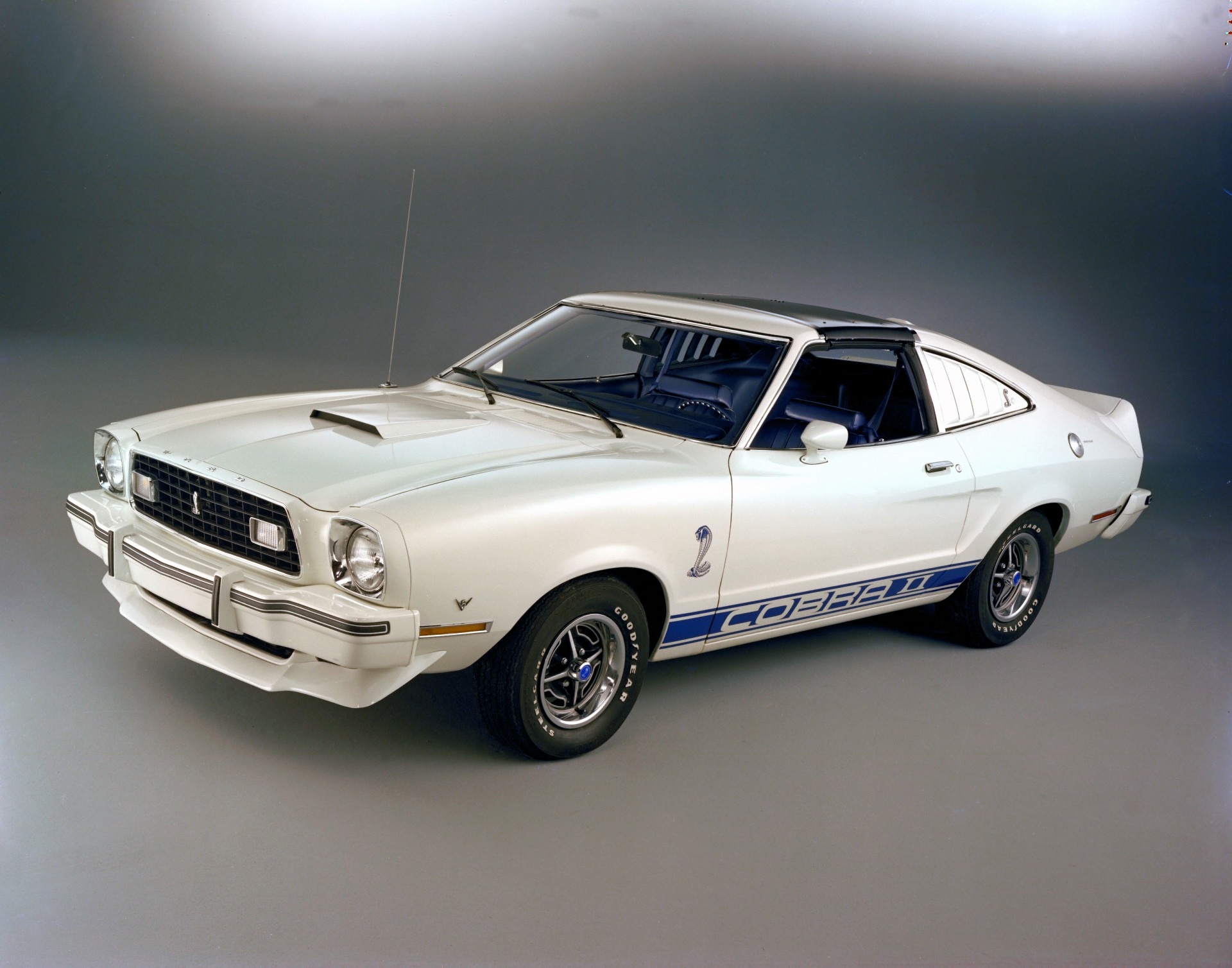 Ford Mustang 1976 #8