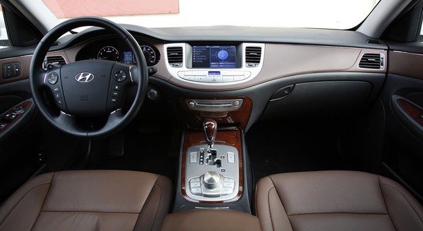 Hyundai Genesis 2011 #1