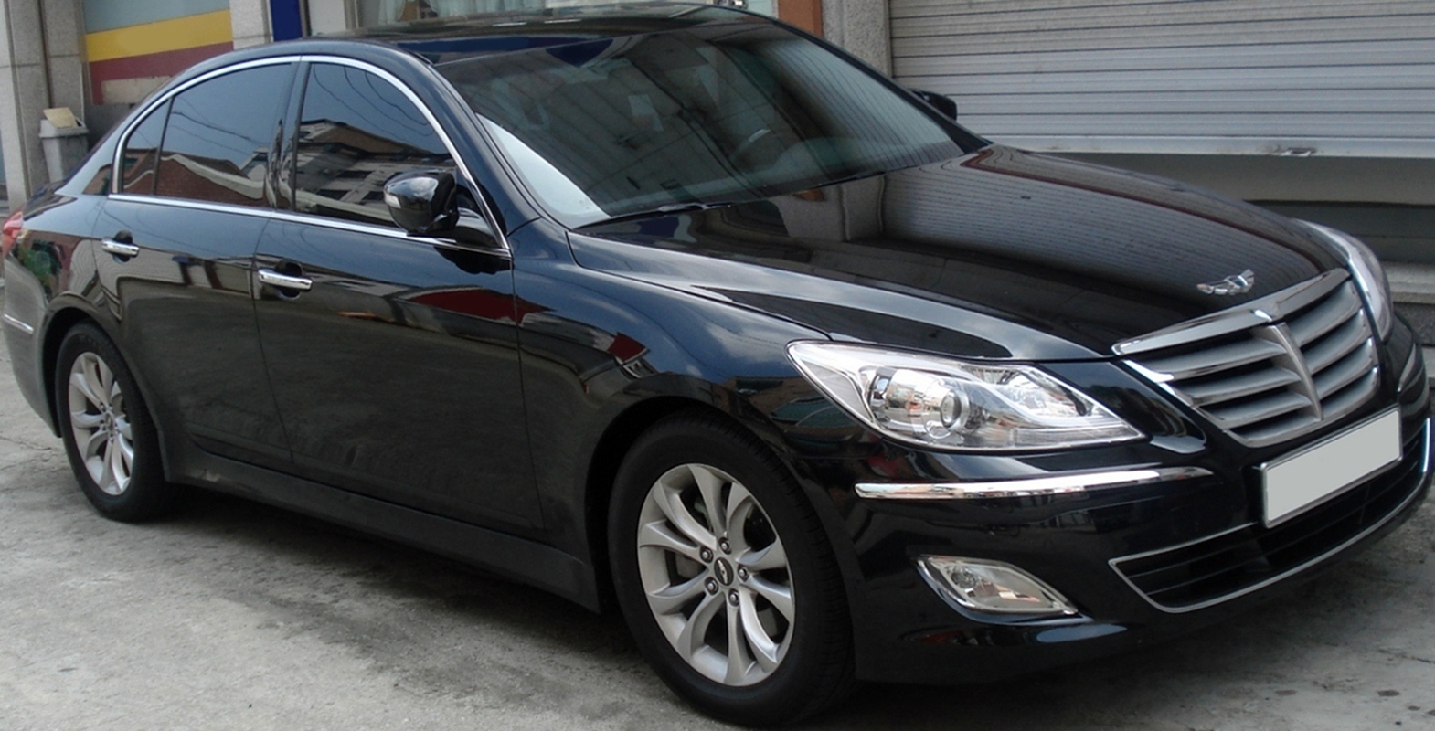 Hyundai Genesis 2011 #2