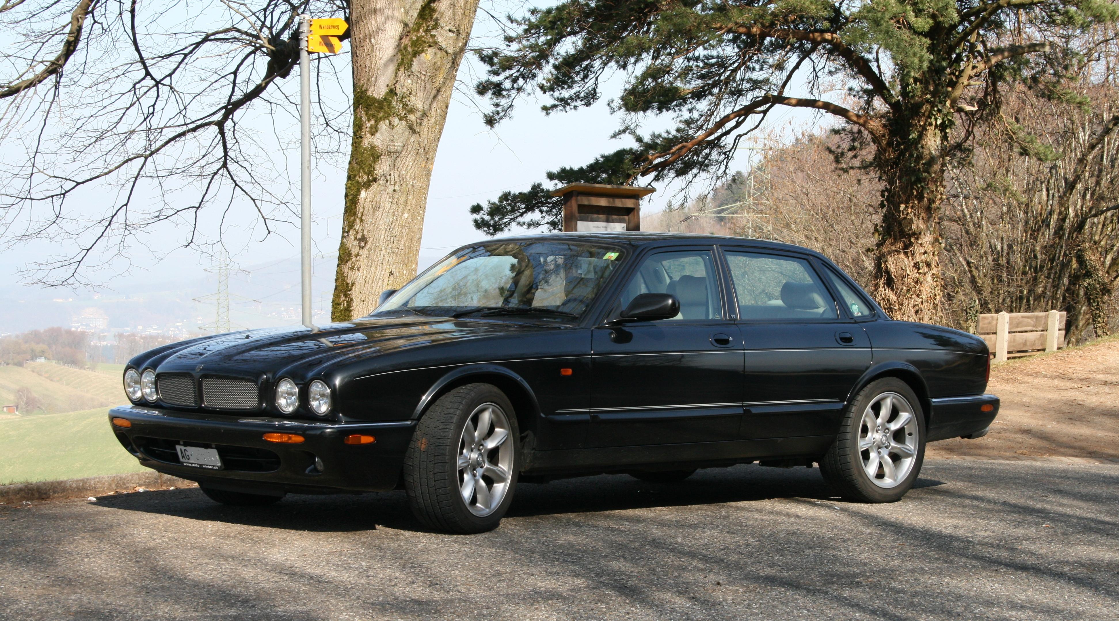 Jaguar XJR - Information and photos - MOMENTcar