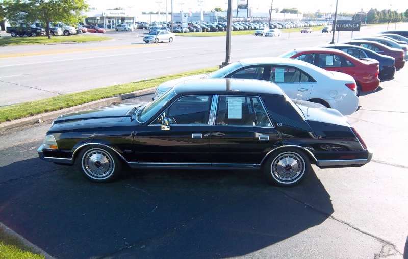 Lincoln Continental 1983 #5