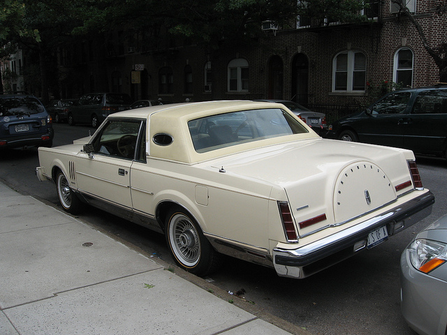 Lincoln Continental 1983 #7