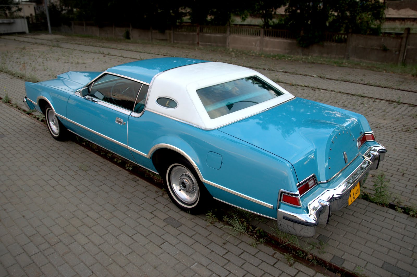 Lincoln Mark IV 1976 #2