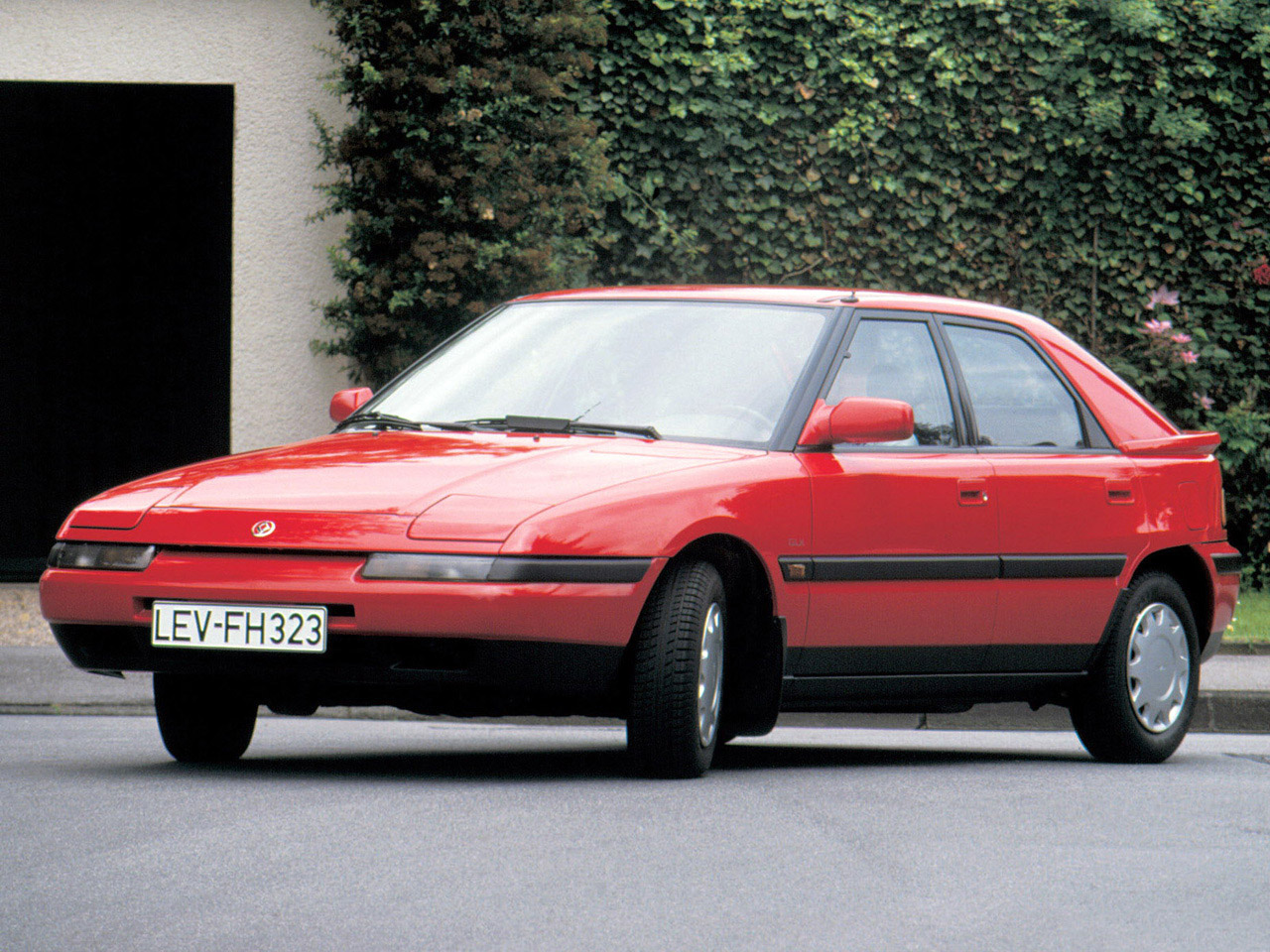 Mazda 323 1989 #10
