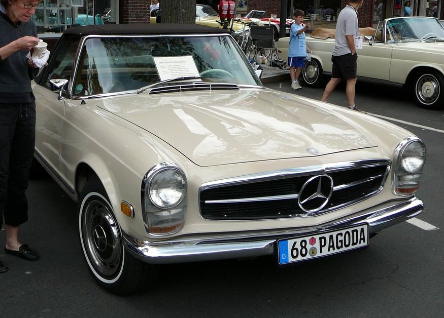 Mercedes-Benz 230 1968 #3