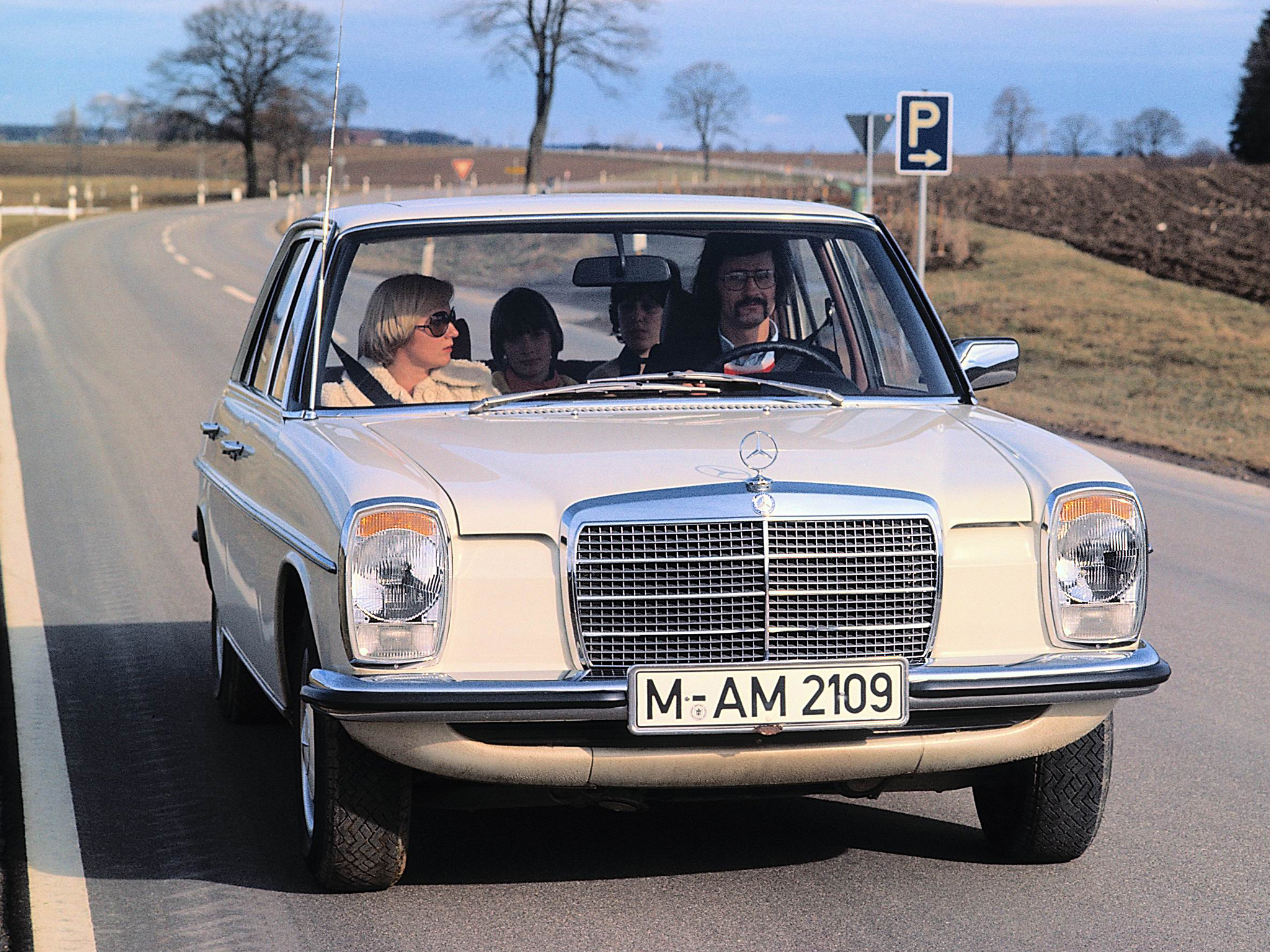Mercedes-Benz 240D 1974 #9