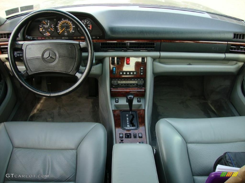 Mercedes-Benz 560-Class 1991 #11