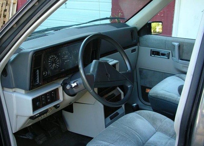 Plymouth Grand Voyager 1989 #9