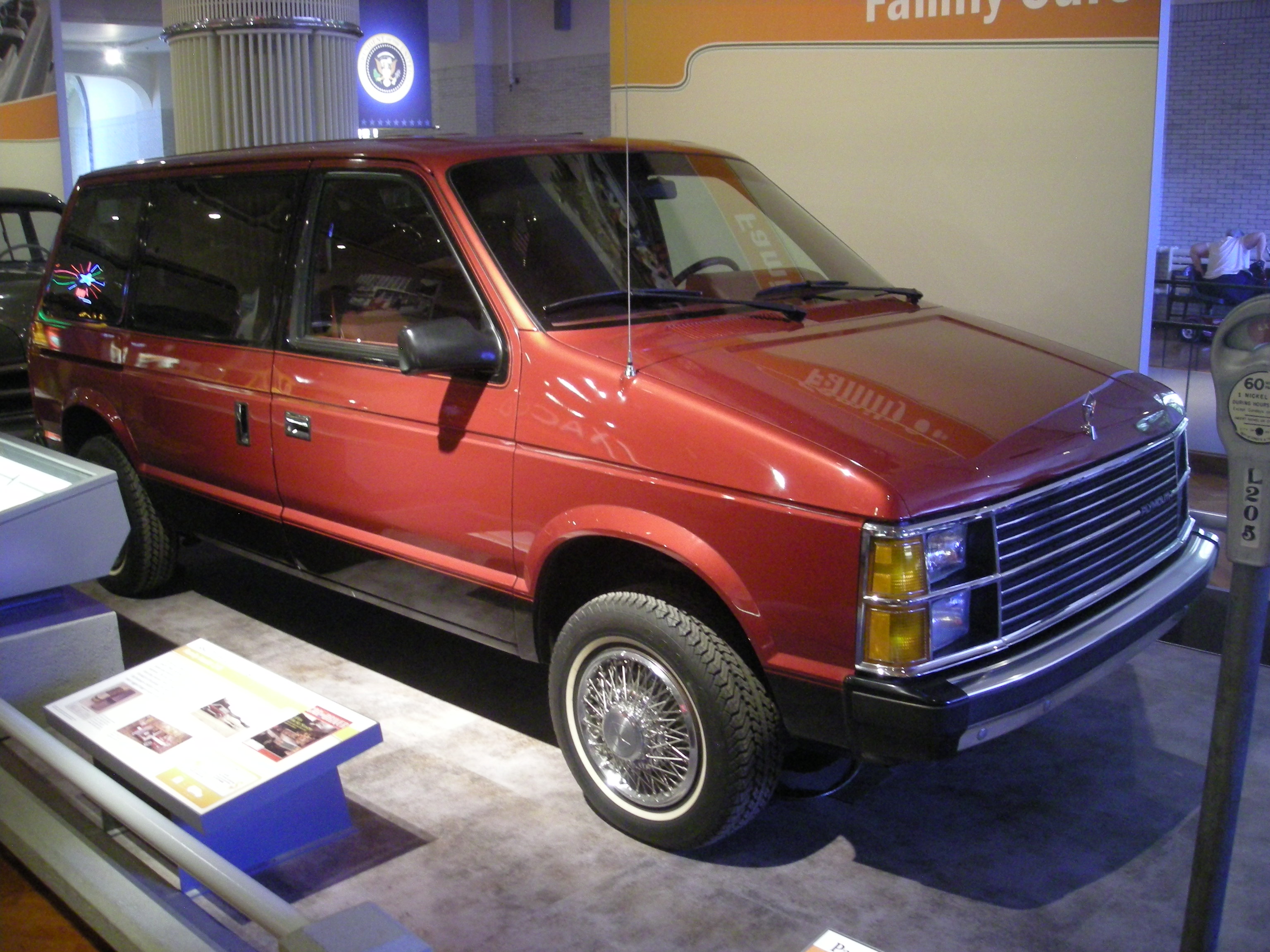 Plymouth Voyager 1984 #9
