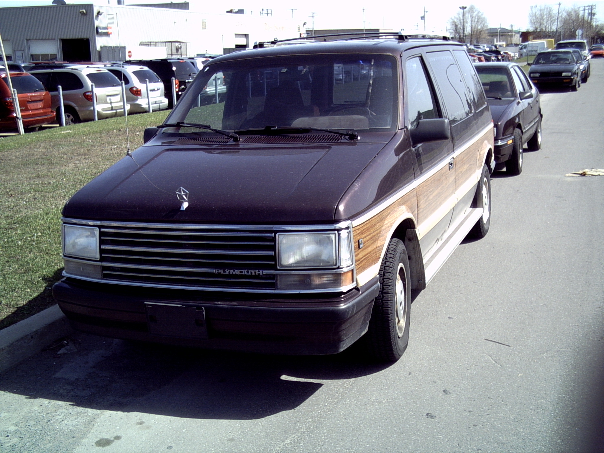 1986 plymouth voyager le mpg