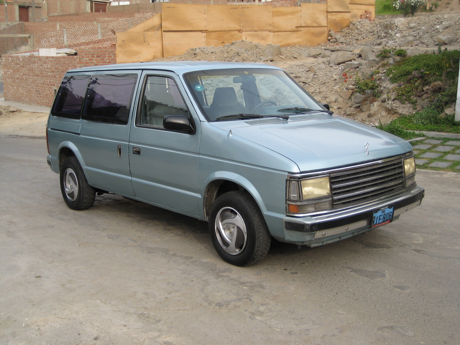 1989 plymouth voyager mpg