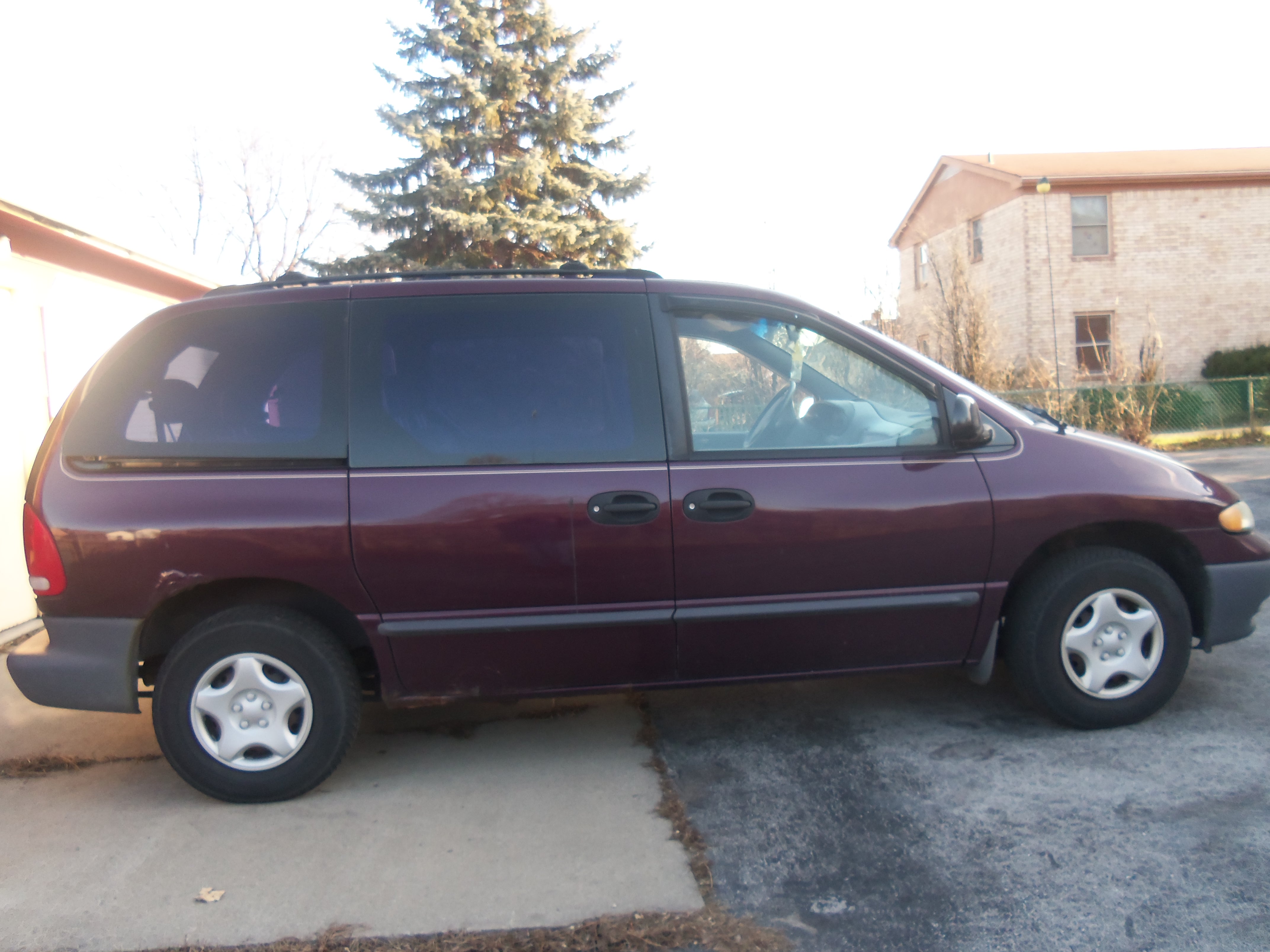 1999 plymouth grand voyager fan