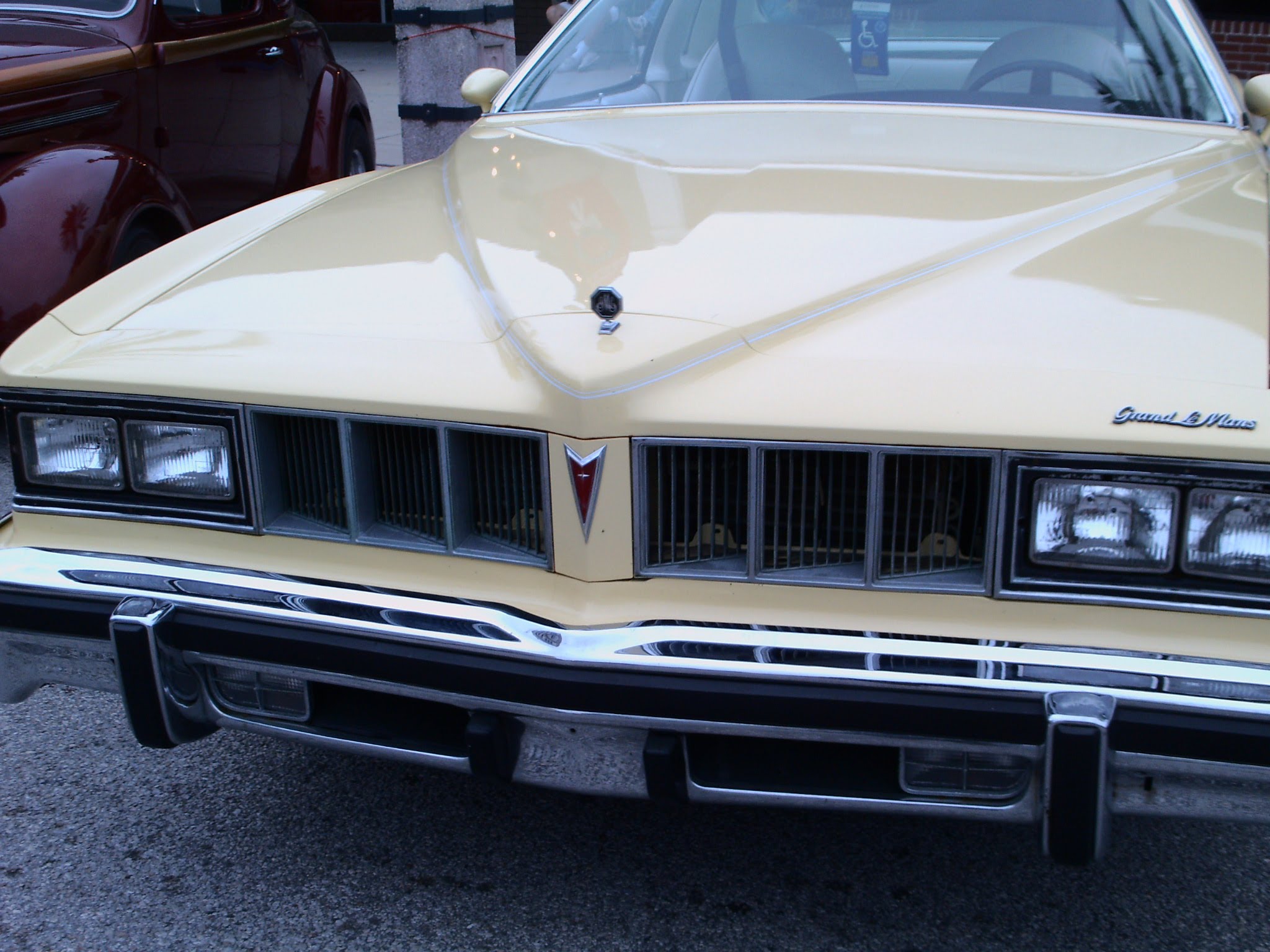 Pontiac Grand LeMans 1976 #1