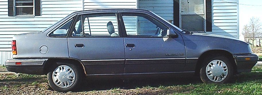 Pontiac LeMans 1989 #11