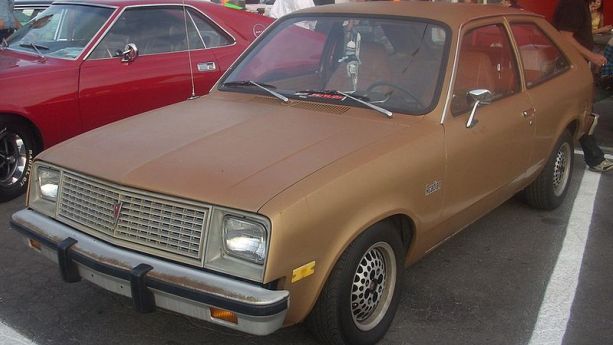 Pontiac T1000 1981 #7