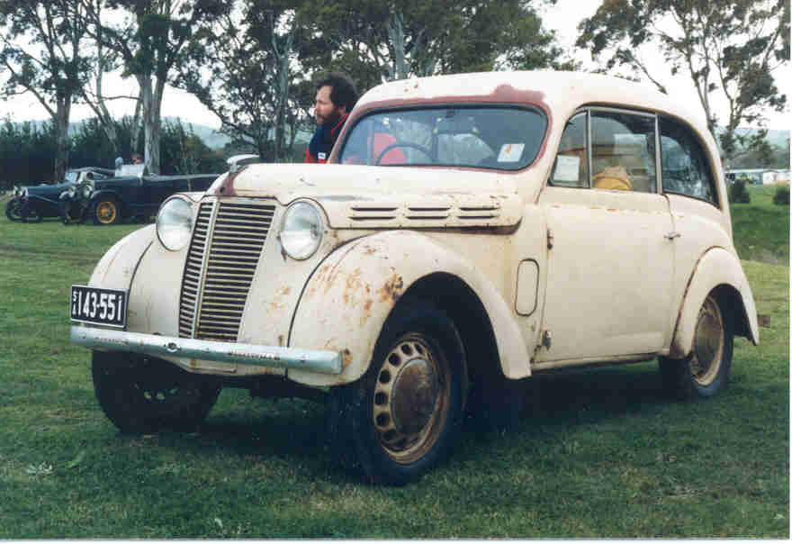 Renault Juvaquatre 1949 #13