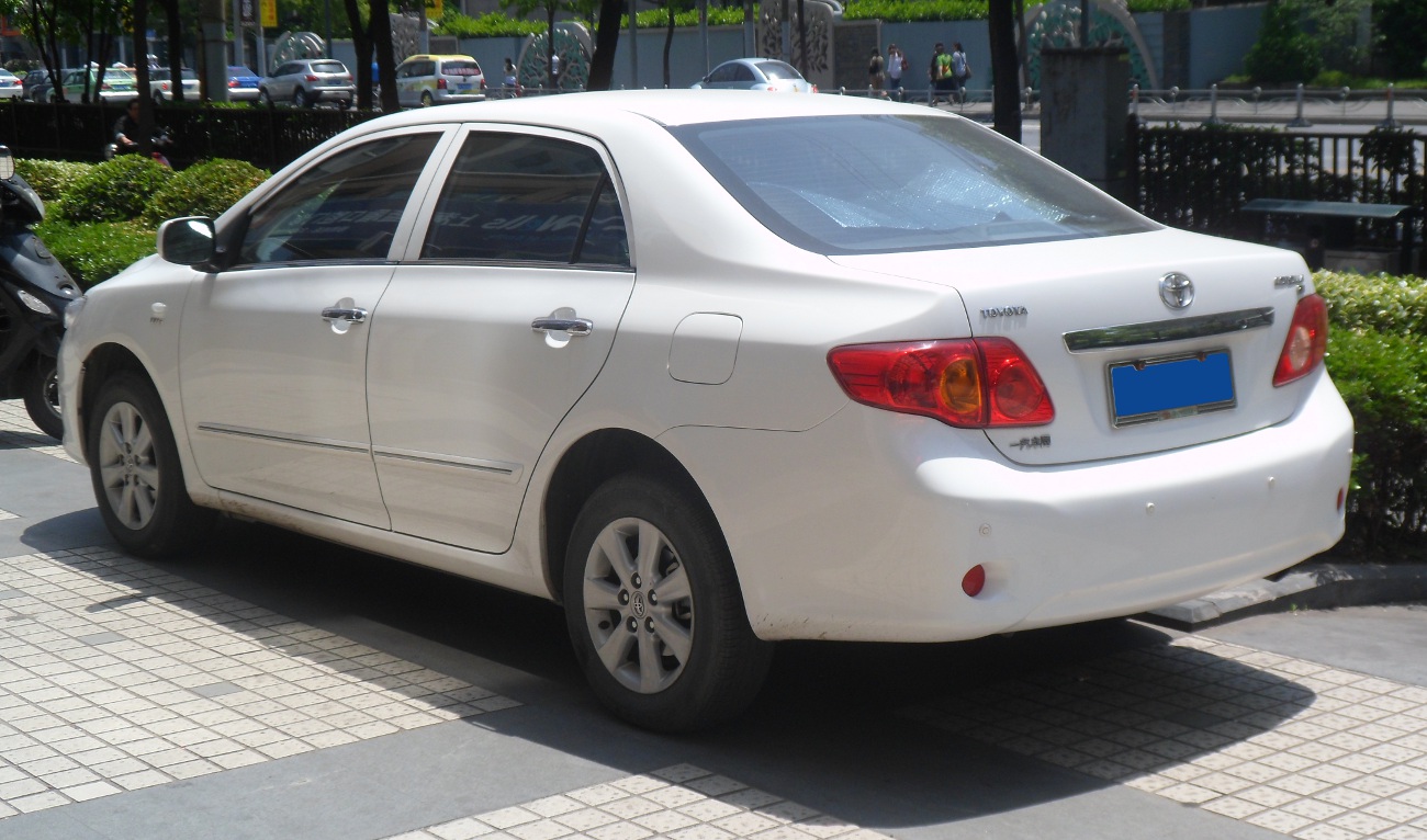 Китайский аналог тойота. Toyota Corolla e150 седан. Заднее стекло на Toyota Corolla 2012. Королла 211. Тойота Королла Стрекоза.