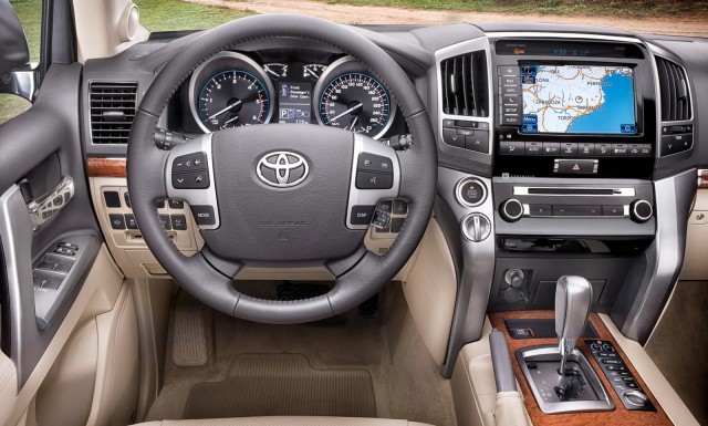 Toyota Land Cruiser 2013 #6