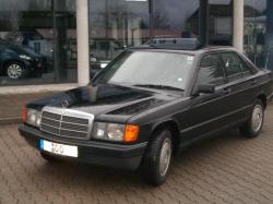 Mercedes-Benz E-Class 1989 #12