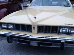 Pontiac LeMans 1976 #9