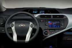 Toyota Prius c Four #16