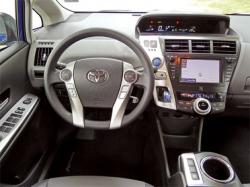 Toyota Prius v Five #16