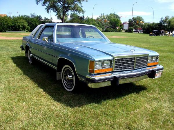 1982 Ford Crown Victoria