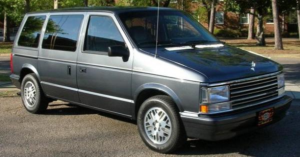 1989 Plymouth Voyager