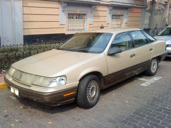 1990 Ford Taurus