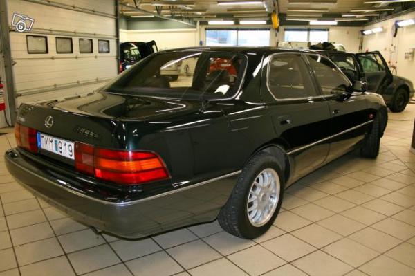 1994 Lexus LS 400