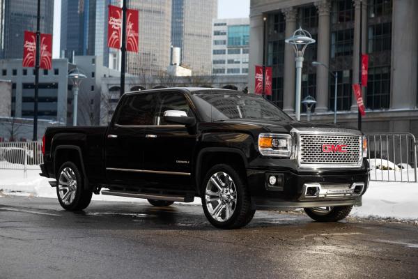 a pickup truck GMC 2014 Sierra model beats the innovations